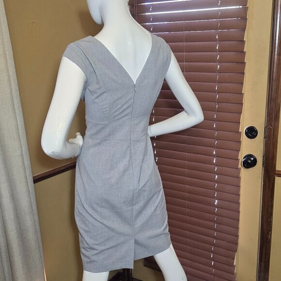 THE LIMITED COLLECTION Light Gray Professional Dress Size 4 - Picture 10 of 11